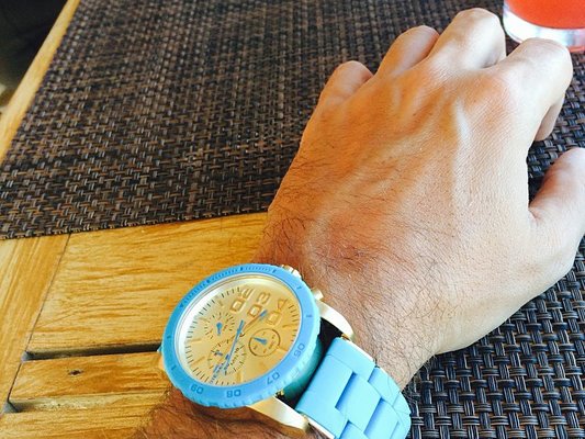 Даниэль Негреану купил самые дорогие часы в своей жизни