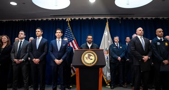 Жаль, что поводом напомнить о покере стал очередной скандал: арестованы звезды НБА