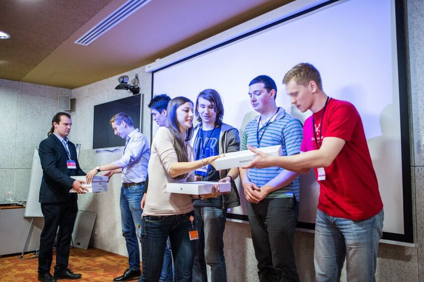 2014 год, победа на Mail.ru SNA Hackathon
Проект Prediction of User Churn