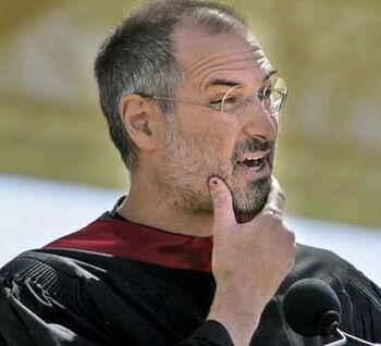 Стив Джобс выступает перед выпускниками Стэнфорда
