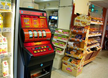 Автоматы в обычном магазине в Хельсинки