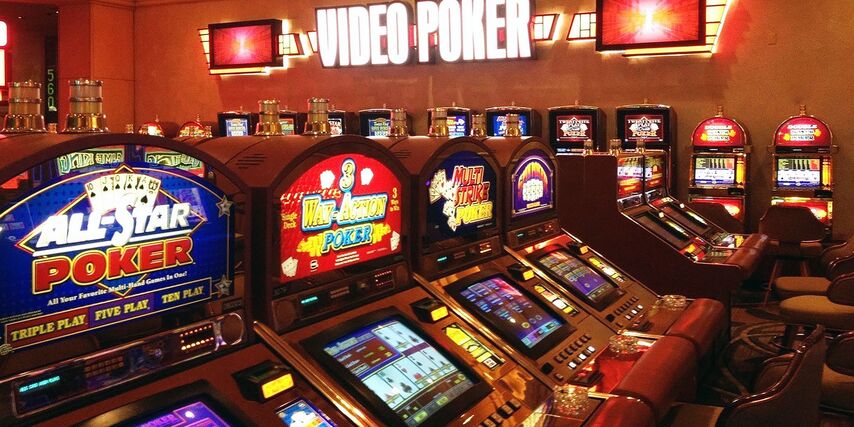 Видео автоматы в казино как играть 100 одно в карты