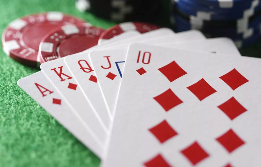 Основная терминология и комбинации в онлайн-покере: от флеш-роял до пары