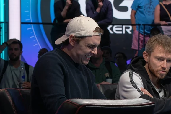 WSOP Main Event, день 8: Джумалон – чиплидер финалки, Трейнер – баббл-бой