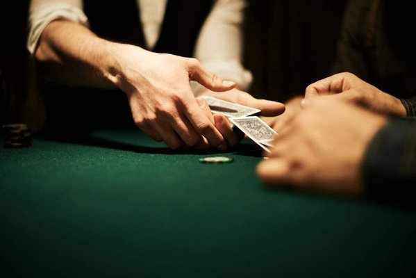 Карты покер как играет шулера игровые аппараты аренда совместное использование