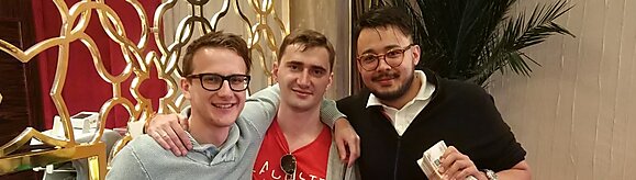 Условный регуляр, занятой человек. Интервью с Романом Журавлевым
