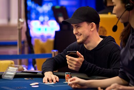 Трутеллер назвал оптимальное состояние для покера: обзор соцсетей