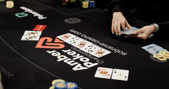 Производственный брак или мошенничество? В колодах для ТВ-столов нашли заметные дефекты