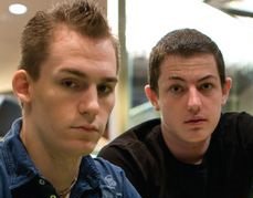 Том Дван и Джастин Бономо принимают ставки на WSOP