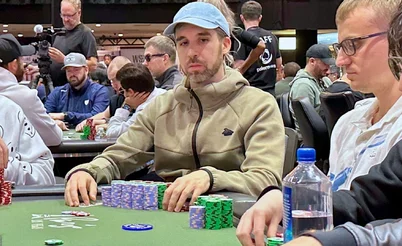 WSOP ME, день 5: впереди ученик Хольца, по 4 млн у Писаренко, Кармацкого и Схулухия