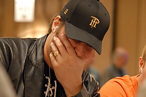 Фил Хельмут проиграл третий хедз-ап на WSOP 2011