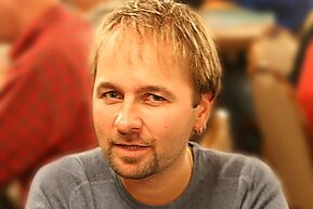 Даниэль Негреану попробовал мультитэйблинг