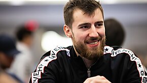 "Было бы красиво, если бы Анатолий сейчас зарейзил". Финальный стол Super MILLION$ с комментариями Лимитлесса