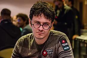 Когда превращать руку в блеф? Дебют Хэкстона в Punt of the Day